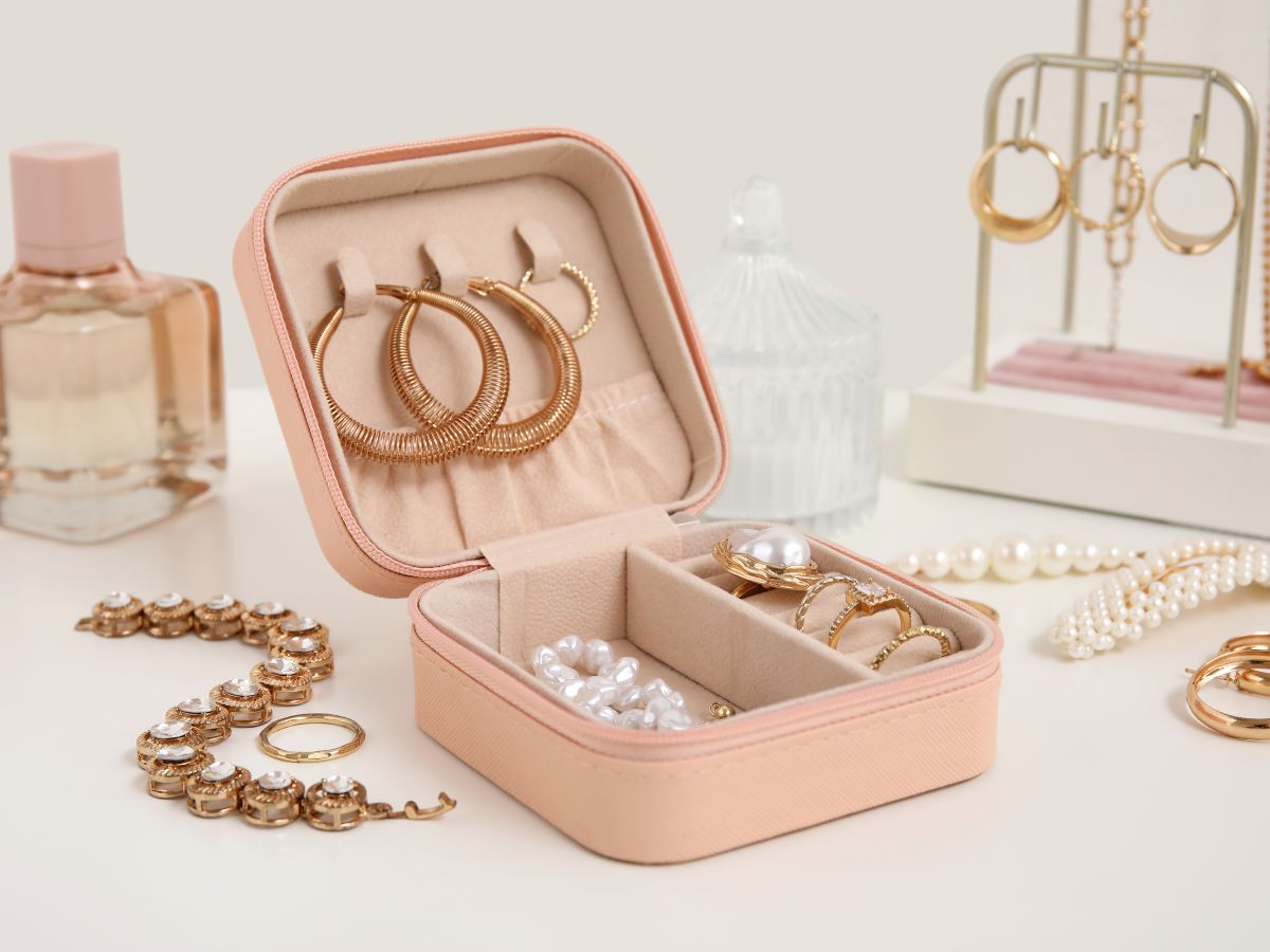 easy tips to keep your jewelry