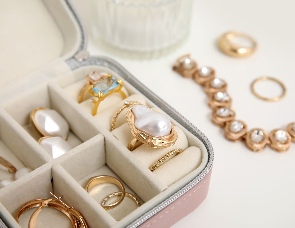 easy tips to keep your jewelry - Giggles4u