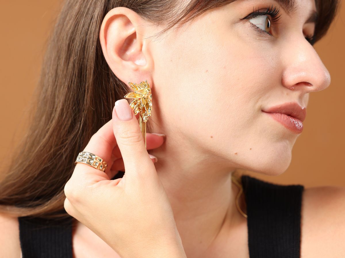how to style earrings & neckpieace occasion